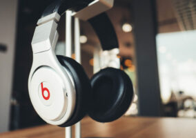 headphones-820341 headphones-820341